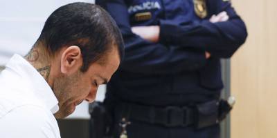 Dani Alves'e 4 yıl 6 ay hapis cezası