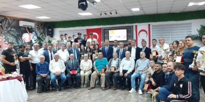 Güreşte ödüller verildi