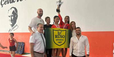 Ruso zirveyi bırakmadı