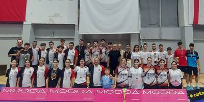 Badmintonda gençler yarıştı