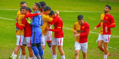 Dumlupınar yarı finalde: 0-2