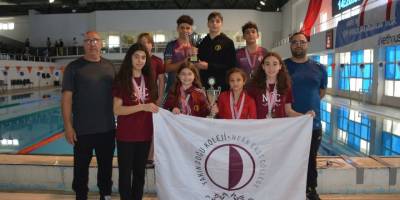 YDK yüzme takımından 14 Madalya
