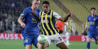 Fenerbahçe, Oosterwolde'nin sözleşmesini uzattı