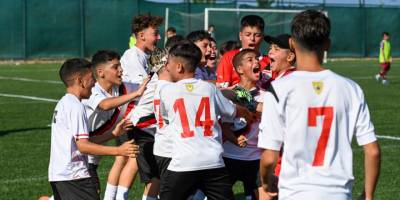 Minik milliler Trabzon’da parlıyor