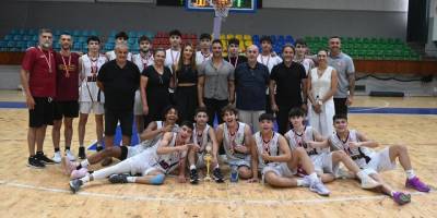 U16’da şampiyon YDÜ