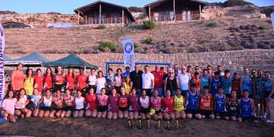 Esentepe’de plaj hentbolu coşkusu yaşandı