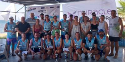 Raketler plajda şampiyonluk için yarıştı