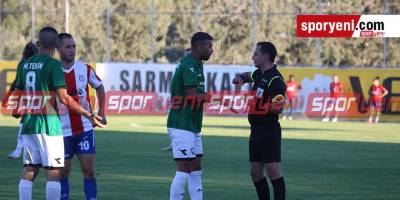 Kırmızı kartlar havada uçuştu