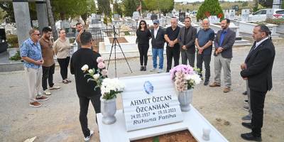 Özcanhan kabri başında anıldı