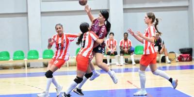 Hentbol U16 Ligi’nde Esentepe ve Şahlan üçüncü