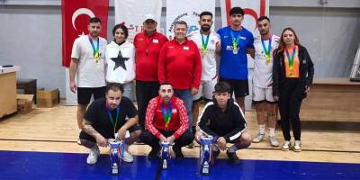 Adaspor ve DAÜ şampiyon