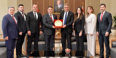 Erhürman, MOK heyetini kabul etti