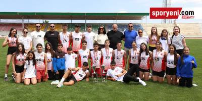 Şehit Turgut Ortaokulu’ndan çifte şampiyonluk