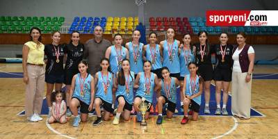 U12 Ligi’nde şampiyon Levent Spor