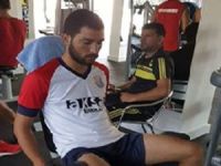 Mustafa bıçak altına yattı