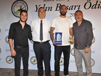 Geleneksel ödüller sahiplerini buldu