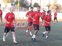 Şampiyon sahaya indi