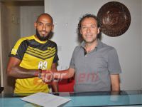 Yaşınses imzayı attı