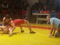 Büyükler ikinci kez minderde