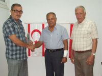 Özar ödülünü aldı