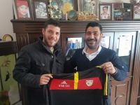 Yeni formasıyla poz verdi