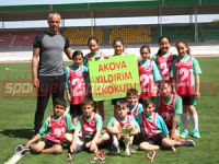 Okullar atletizmde terledi