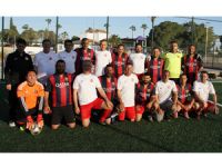 Milletvekilleri sahaya indi