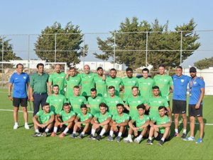 Yeşilova sahaya indi